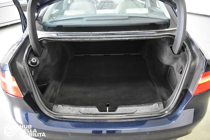 JAGUAR XE 2.0 D Turbo 180CV Prestige